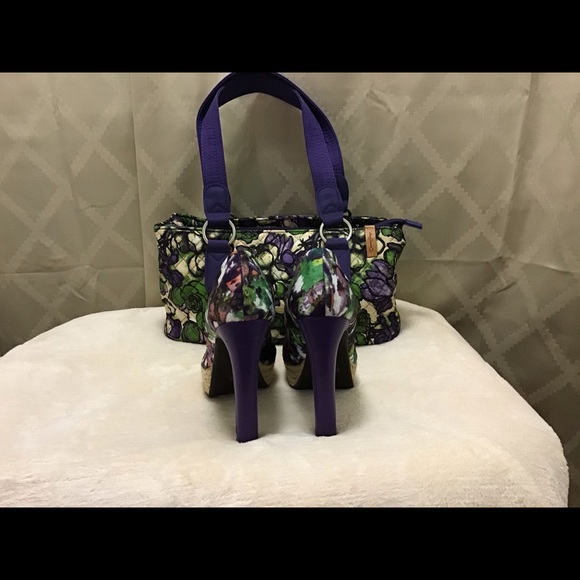 (56x) 2B by BeBe Stiletto Peep Toe Pumps - Picture 5 of 10